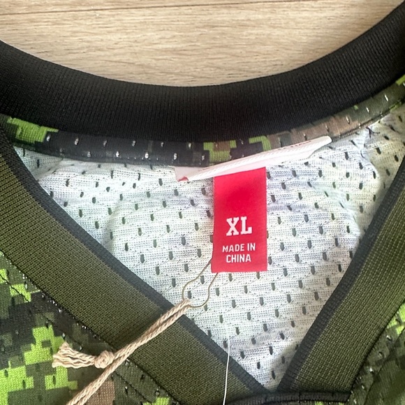 Mitchell & Ness  DeMar DeRozan Camo Toronto Raptors 2011/12 Hardwood Classics - Picture 7 of 10